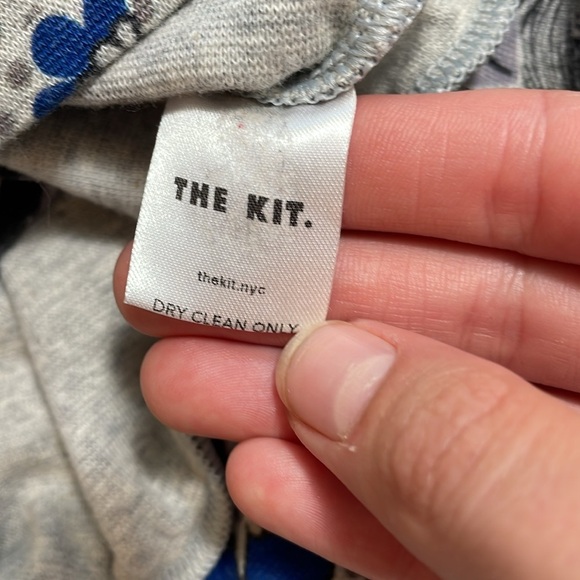 THE KIT. crewneck sweatshirt style long sleeve tee - Picture 6 of 7